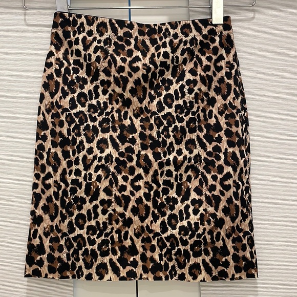 VICTORIAS SECRET SPANX SKIRT WITH PANTY ATTACHED! Size: Small - Picture 2 of 9